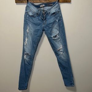 Guess Power skinny low rise distressed jean size 28 reg
